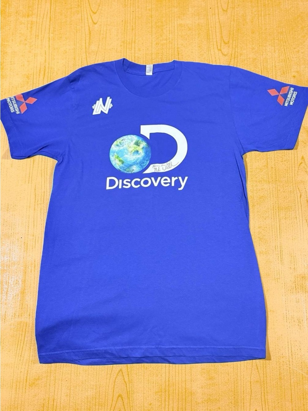 RARE 2013 Discovery “Skywire Live” Autographed Tee, Grand Canyon